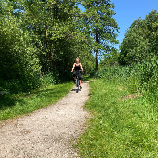 stralend ouder worden door te fietsen